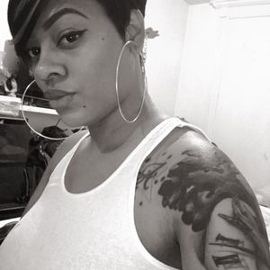 Meet your Posher, Akia